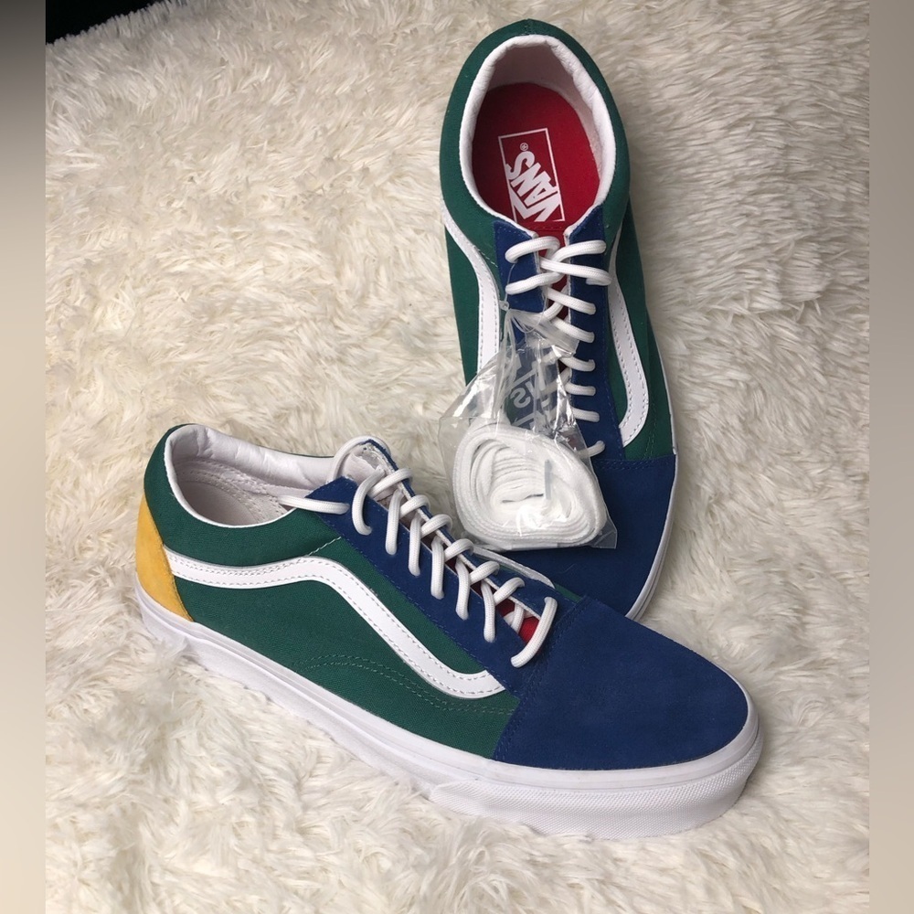 Vans Men's Blue Green Yellow and Red Sneakers Men’s size 10.5 NWOT